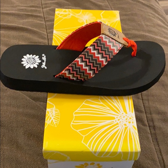 New in box women’s 7.5 - Picture 3 of 4